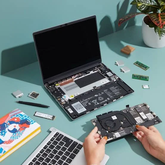 Repairable Modular Laptop Owners Are Waiting Months for Parts. Somebody Should Probably Fix That.