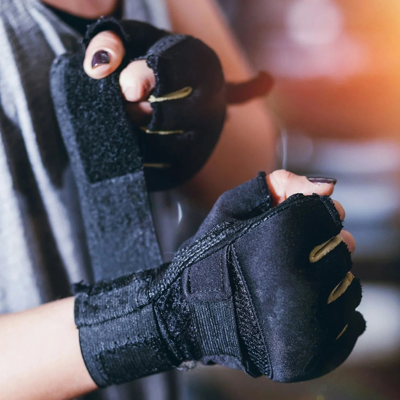 Why Are Lifters Quietly Abandoning The Padded Glove For A $28 Pad That Covers Half As Much Hand?