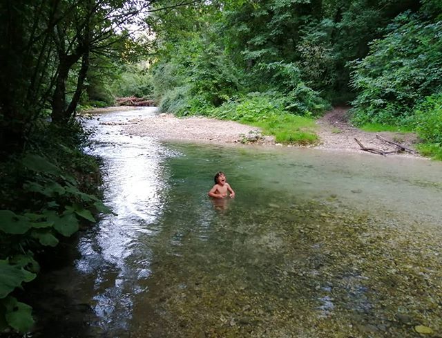 The endless Summer, featuring lots of cold water, ice cream and dirty feet!
.
.
.
#agriturismo #lemolesulfarfa #embracingtheseasons #quietinthewild #goledelfarfa #ofsimplethings #slowlived #amomentofwonder #gowildlyandslow #slowtourism