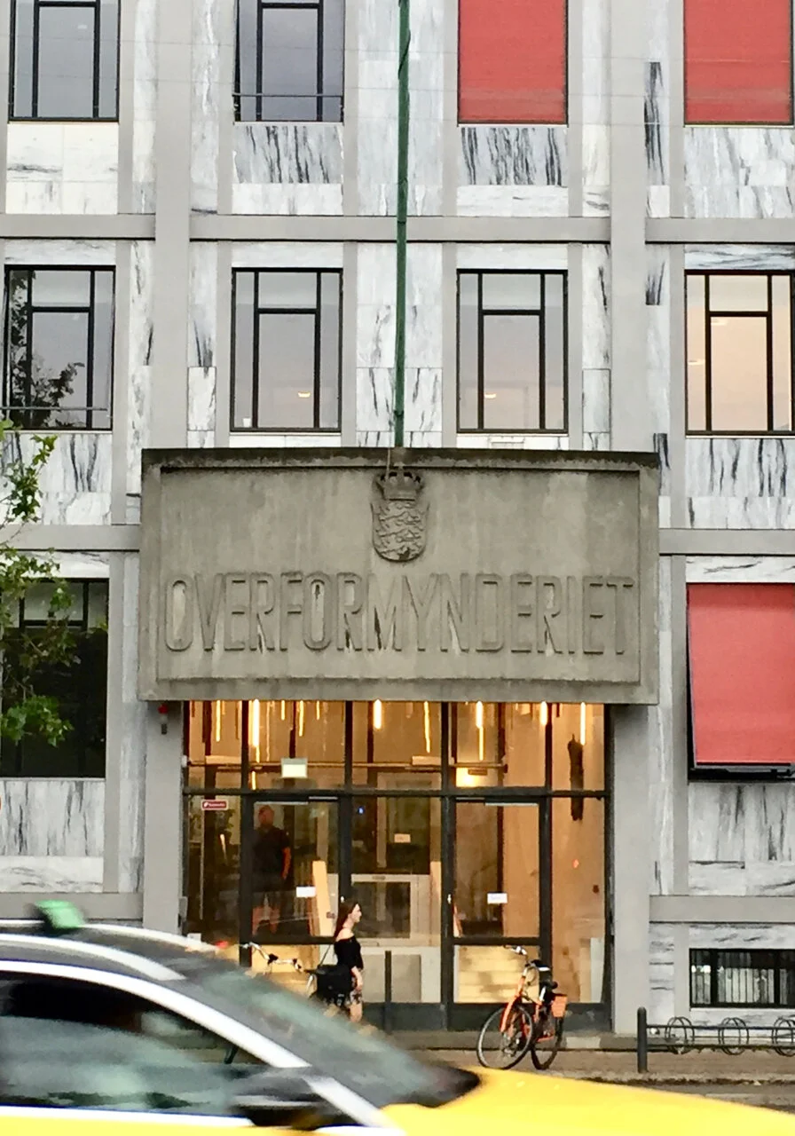 Exteriør vertikal.jpg