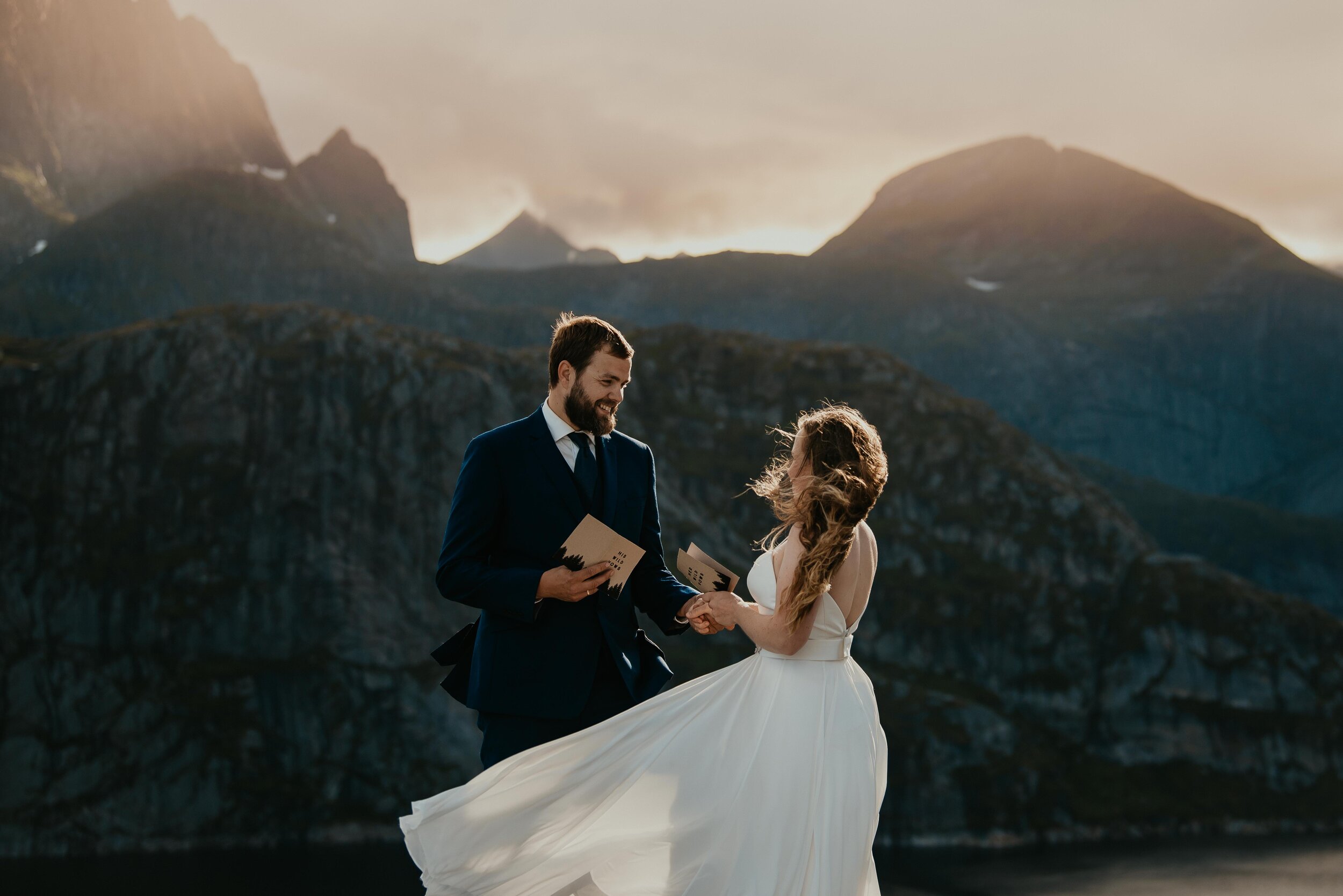 Norway elopement photographer Lofoten Amber Spits Wedding Photog