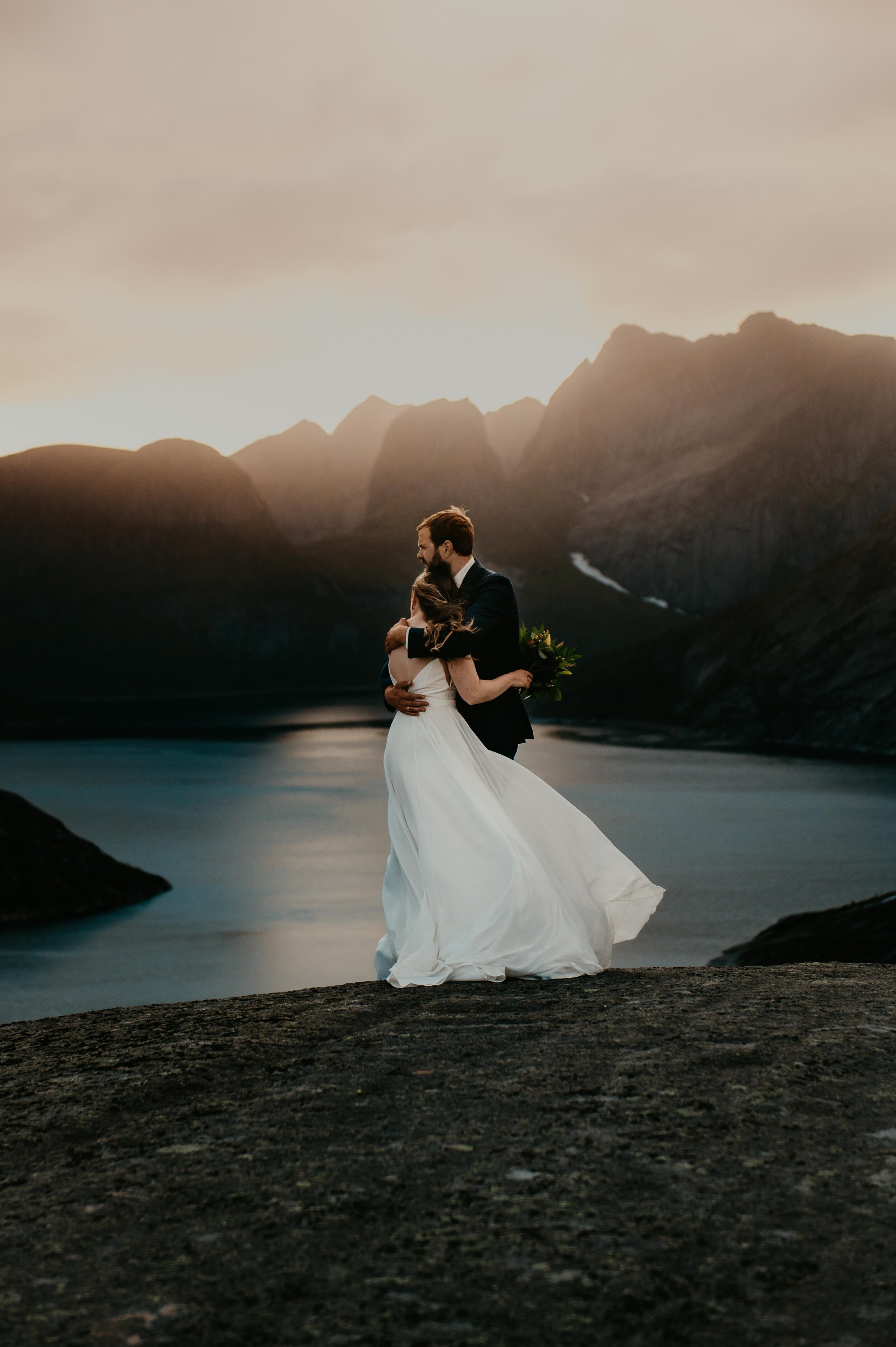 Norway elopement photographer Lofoten Amber Spits Wedding Photog