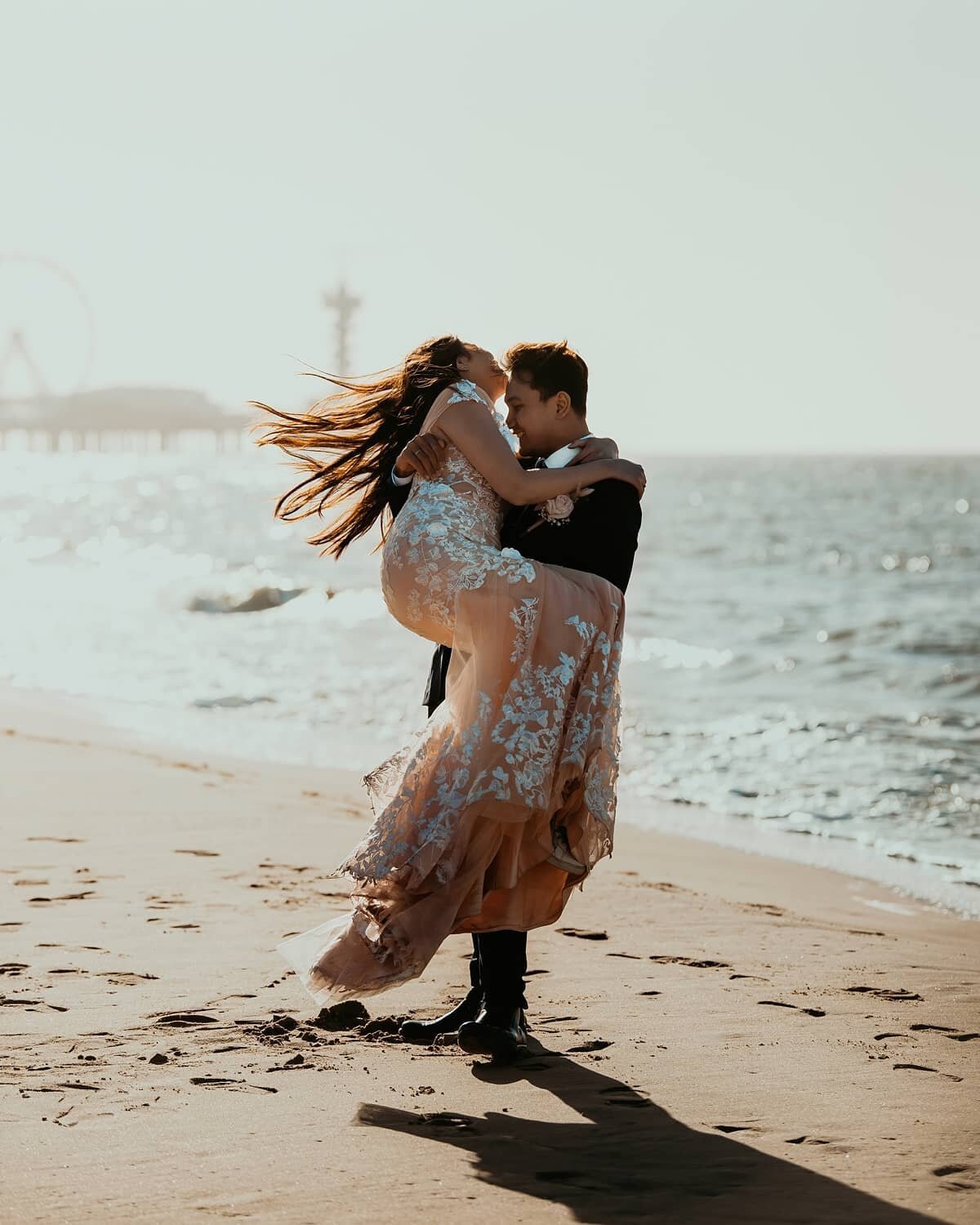 Yesss, they eloped last week! After being apart for almost a year these two finally reunited and got hitched! 💍

He was in Indonesia and she was in the Netherlands when covid happened. All they wanted was to see each other and start their lives toge