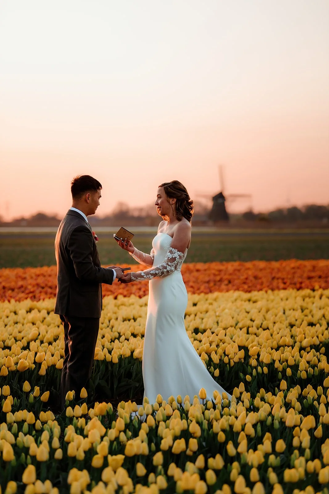 Holland-Elopement-Tulips.jpg