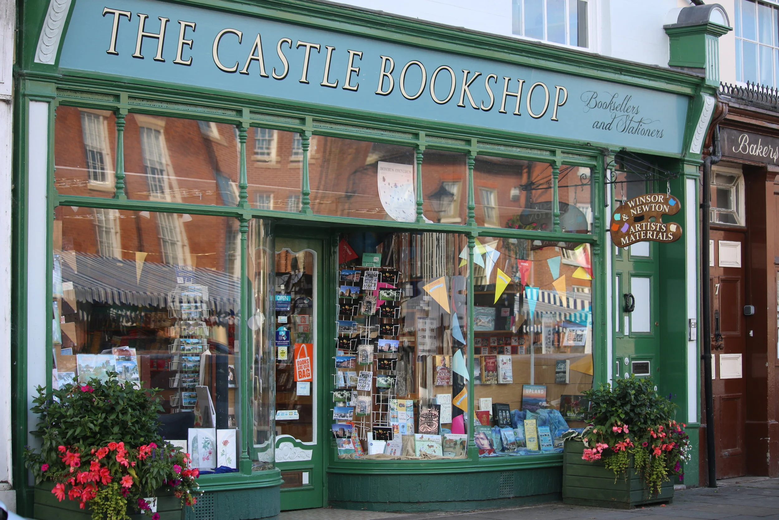 The colourful Shopfront o The Castle Bookshop, 5 Castle Street,&nbsp;Ludlow