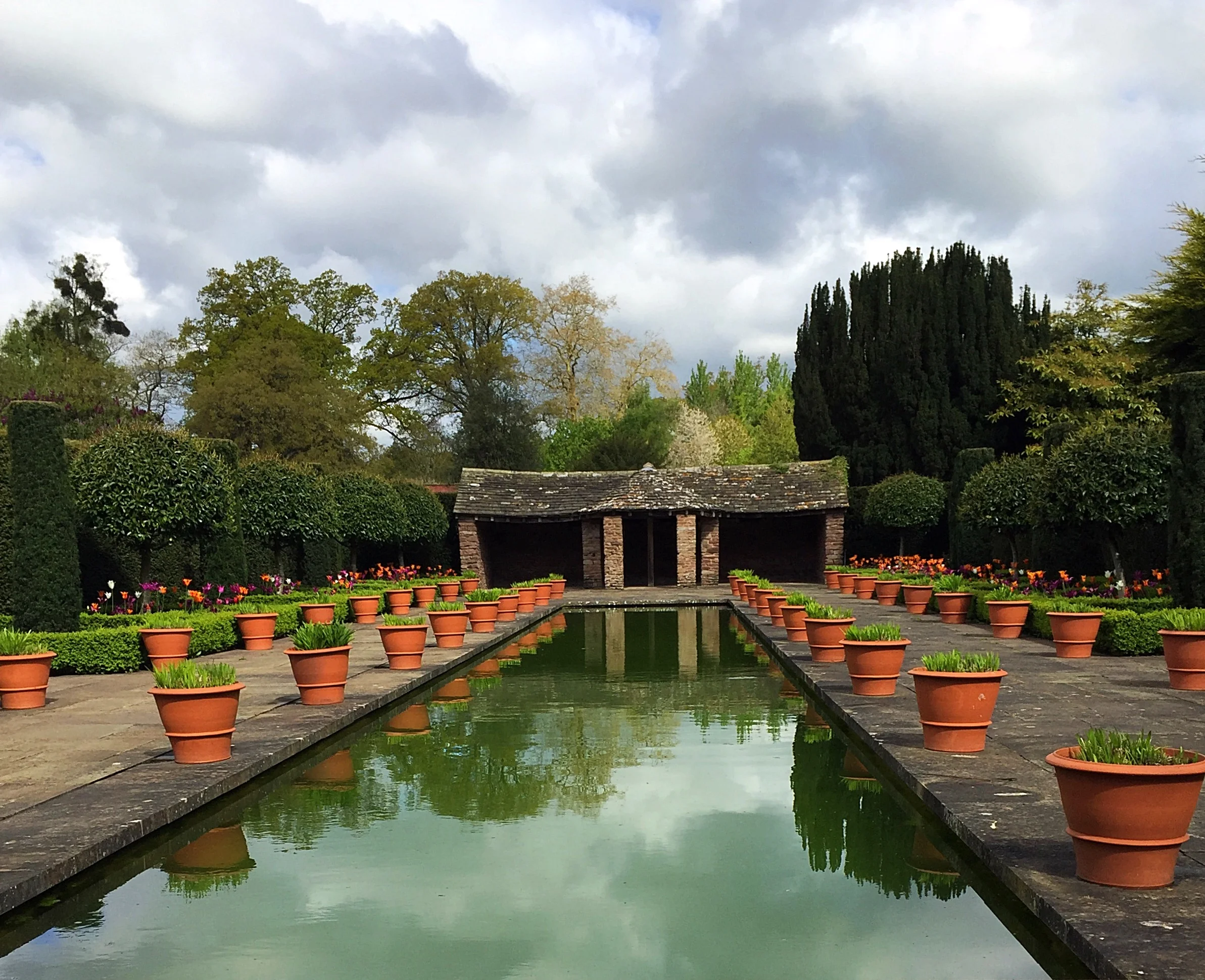Feels utterly Zen, Hampton Court Garden (Source: thesimpleedit)