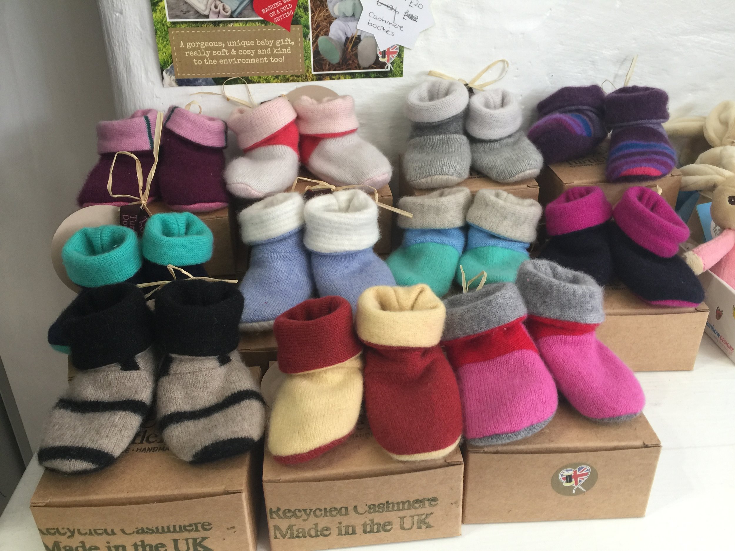 Smarti - Gifts for the newborn baby: try Turtle Doves gorgeous booties made from recycled cashmeresale £20