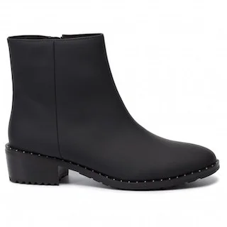 Emu Waterproof Roxby Silk Boots £149.00 – A fully waterproof and stylish ankle boot.