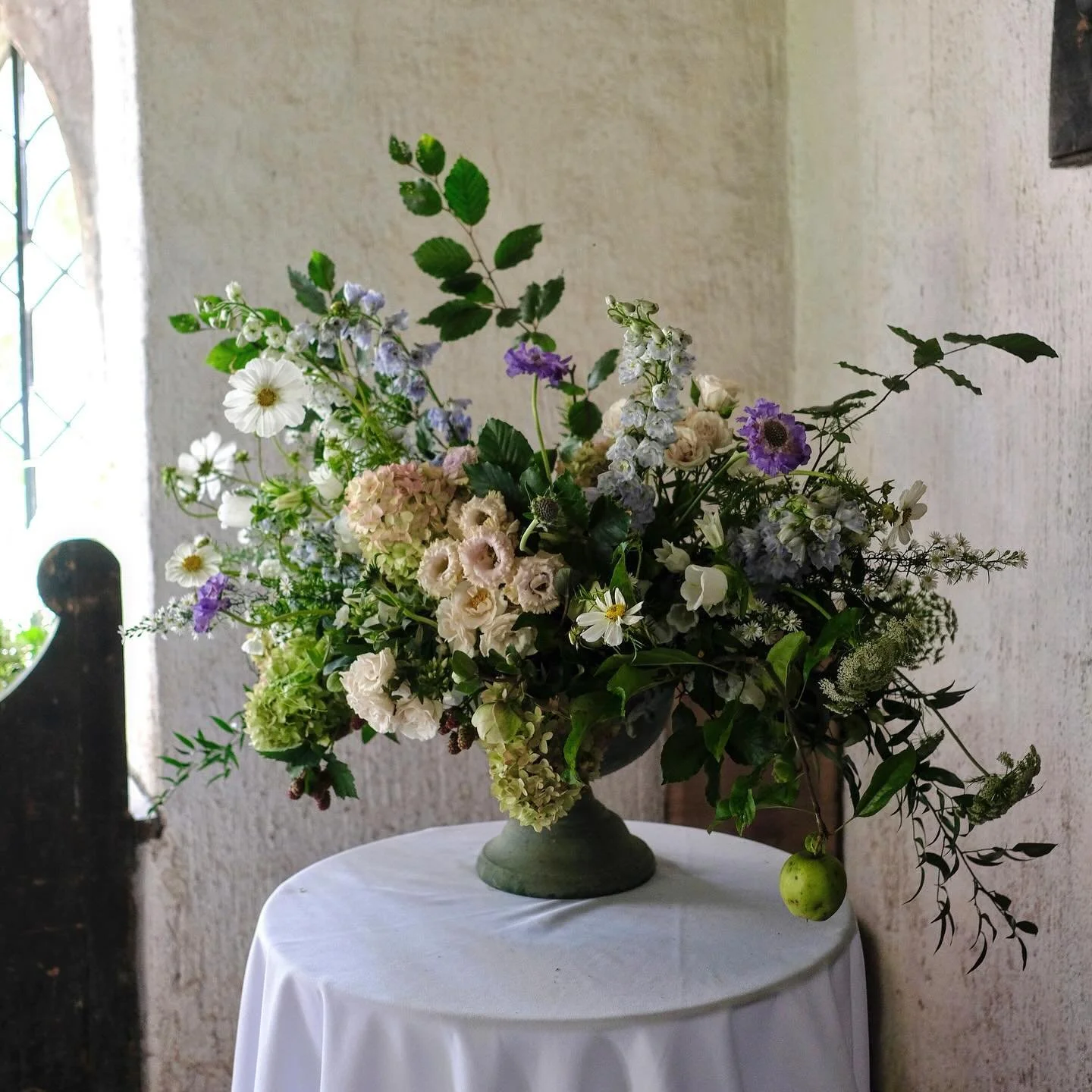☔️🍏🌼🍂🧄 A little corner of the Gothic Cottage at the majestic @ntstourhead 💫