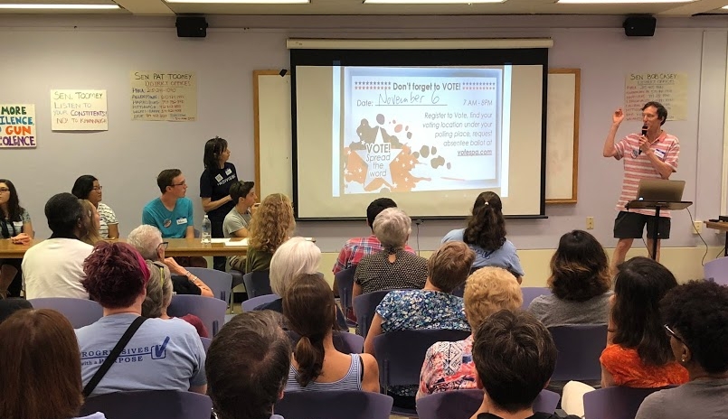  H-CAN member Alan Collins speaking about how to spread the word about the importance of voting at at the September 16, 2018 H-CAN monthly meeting. 