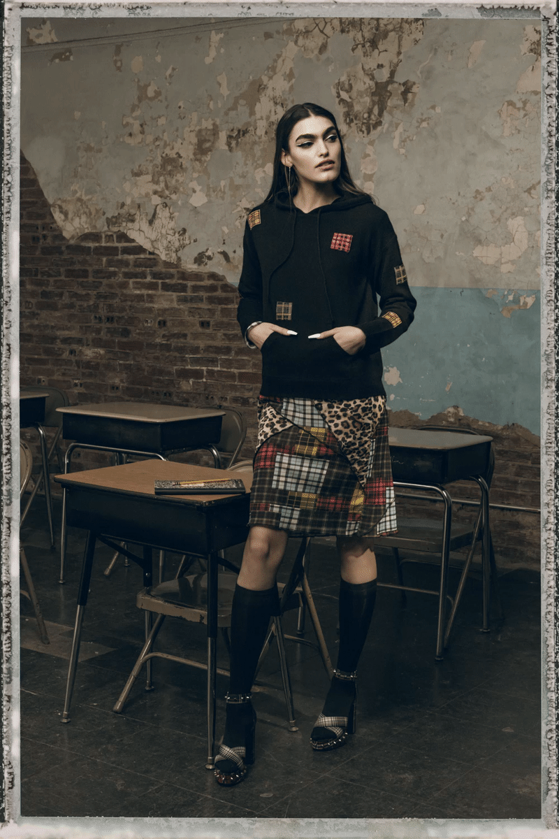 00008-Nicole-Miller-Fall-22-credit-brand.gif
