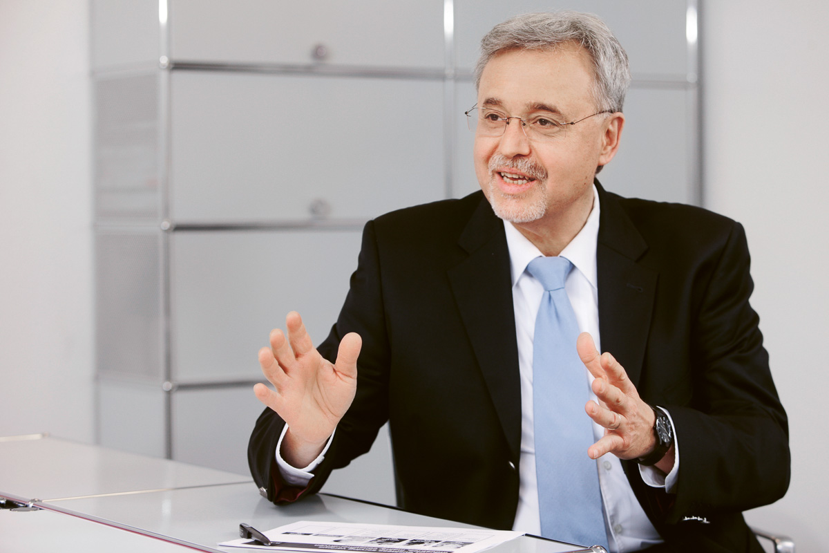 Dr. Levent Yüksel, Werksleiter des BASF-Standortes Düsseldorf-Holthausen.