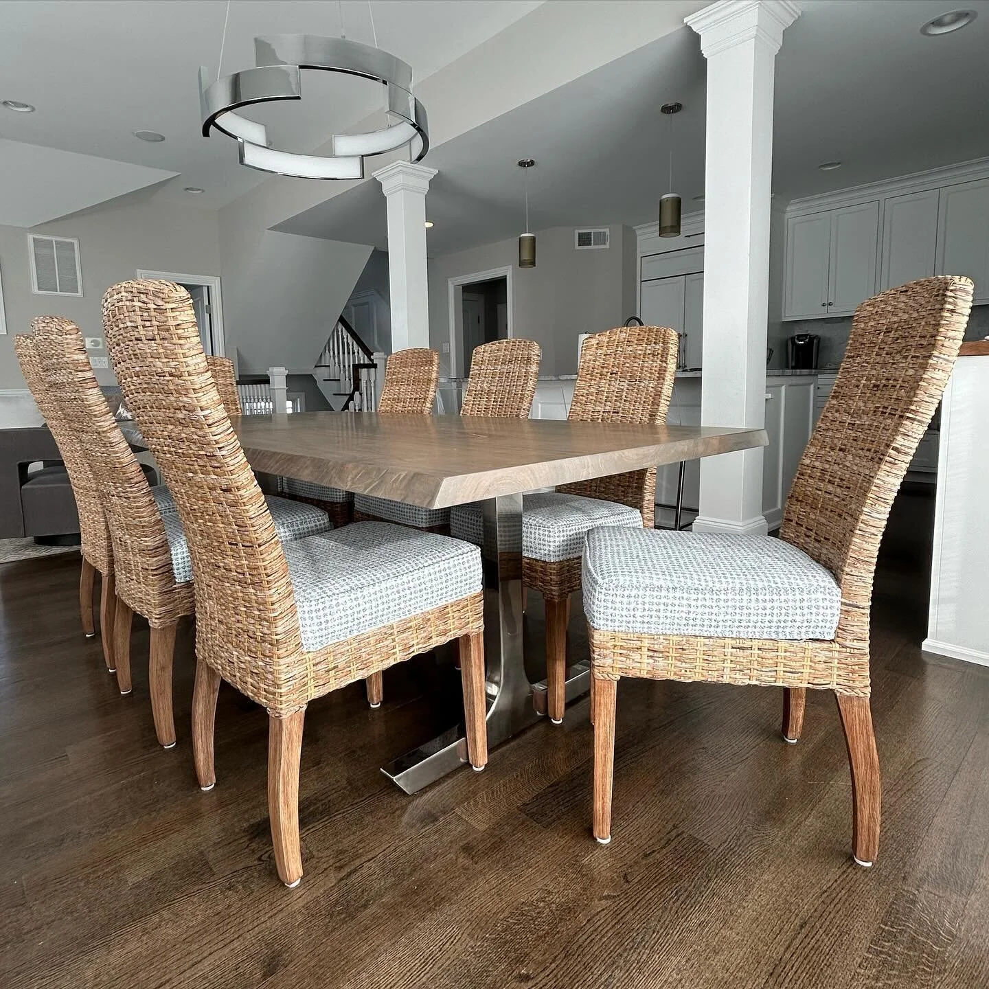 Swipe to see the before. Just in- and right in time for the holidays! This beautiful live edge maple dining table was finished in a weathered grey stain. It was so much fun bringing natural elements in this space, but also making it work with the pol