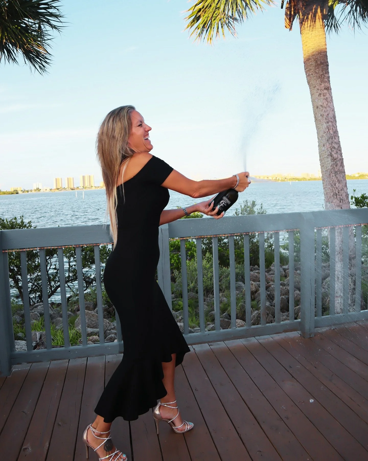 Pop the bubbly, the view&rsquo;s worth celebrating 🥂
Whether it&rsquo;s a milestone, a moment, or just because&mdash;it all feels more magical by the river.

📍 Now booking sunset celebrations, private events &amp; unforgettable memories.

#Riversid