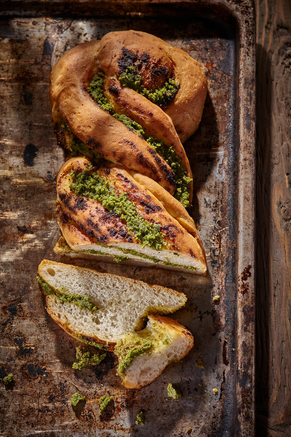 BREAD WITH PESTO