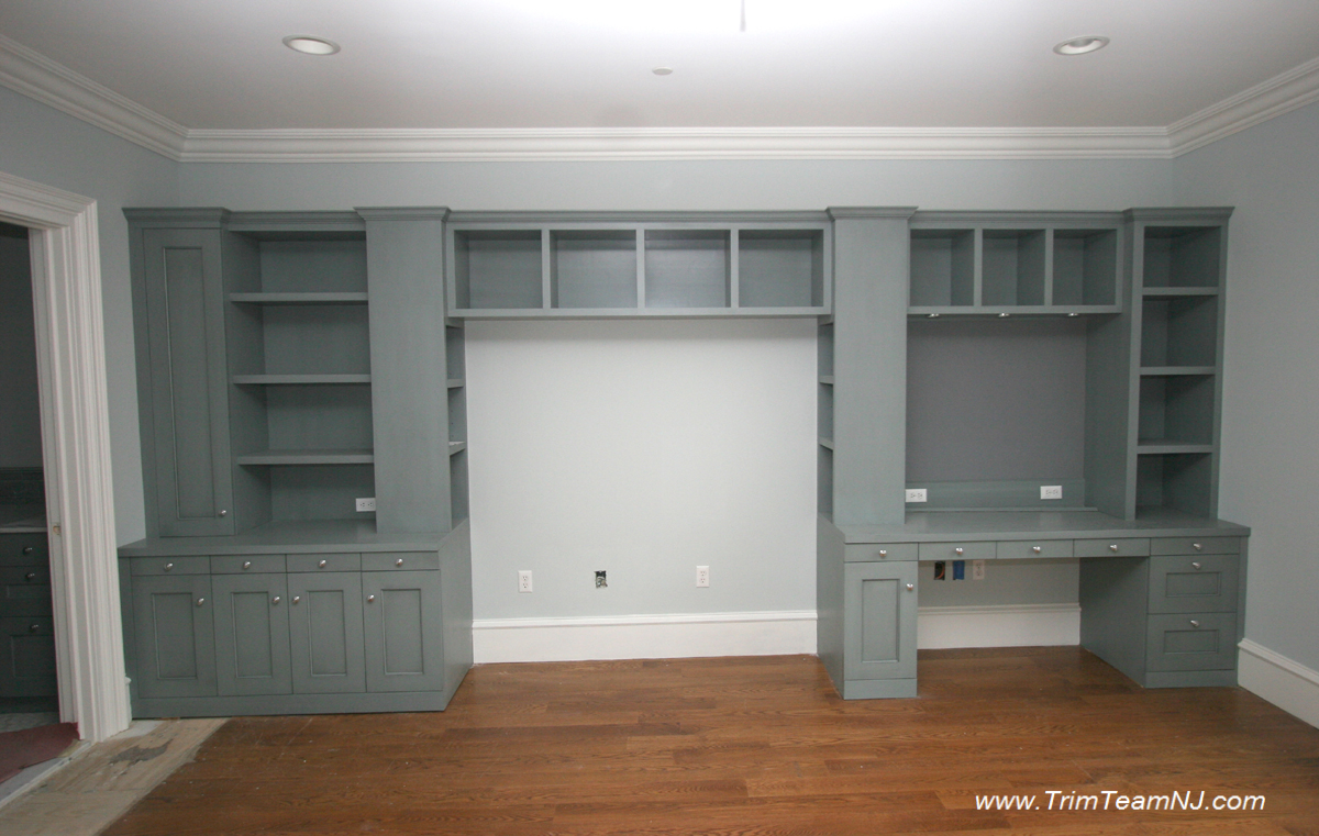 080  Contemporary build-in set with working station. Rumson, NJ 07760..JPG