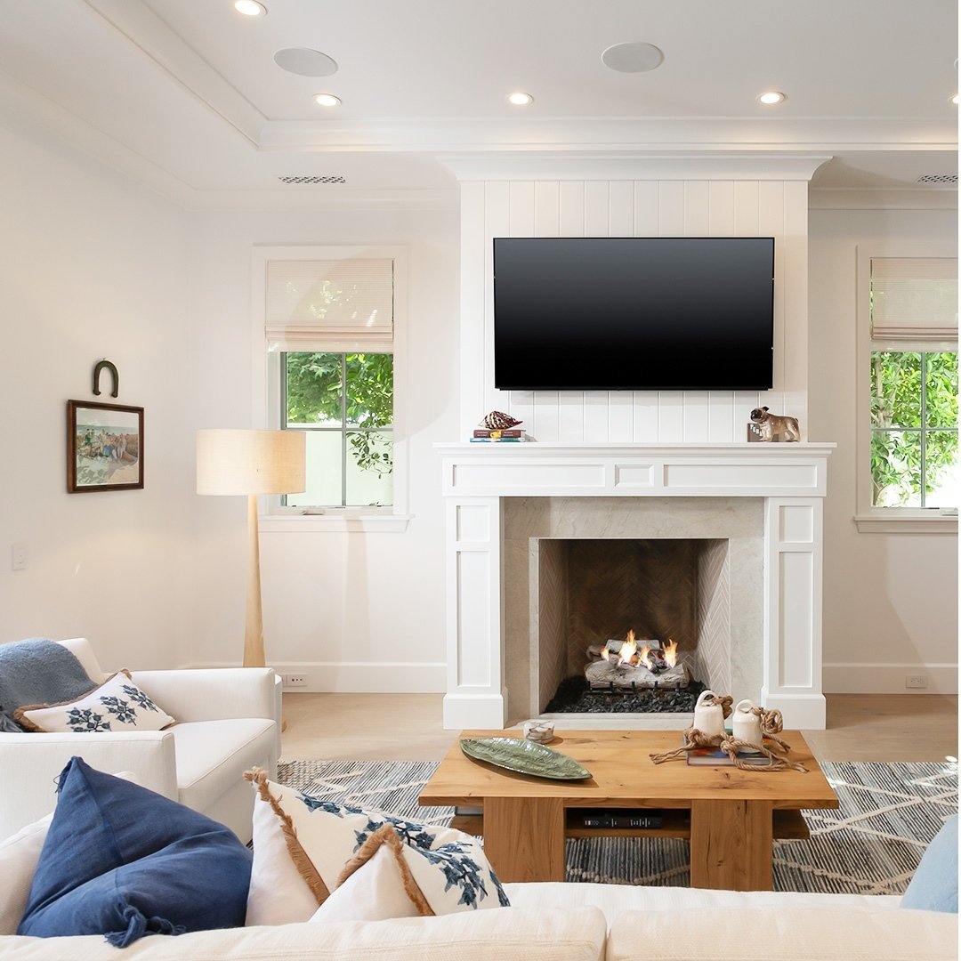 Keep swiping to get inspired on how to elevate your home with design that speaks to your style and soul. ✨ Don&rsquo;t you love the vibrance and cozy, at-home feeling each space brings? 🏡 At Principle Design, we bring your vision to life with though