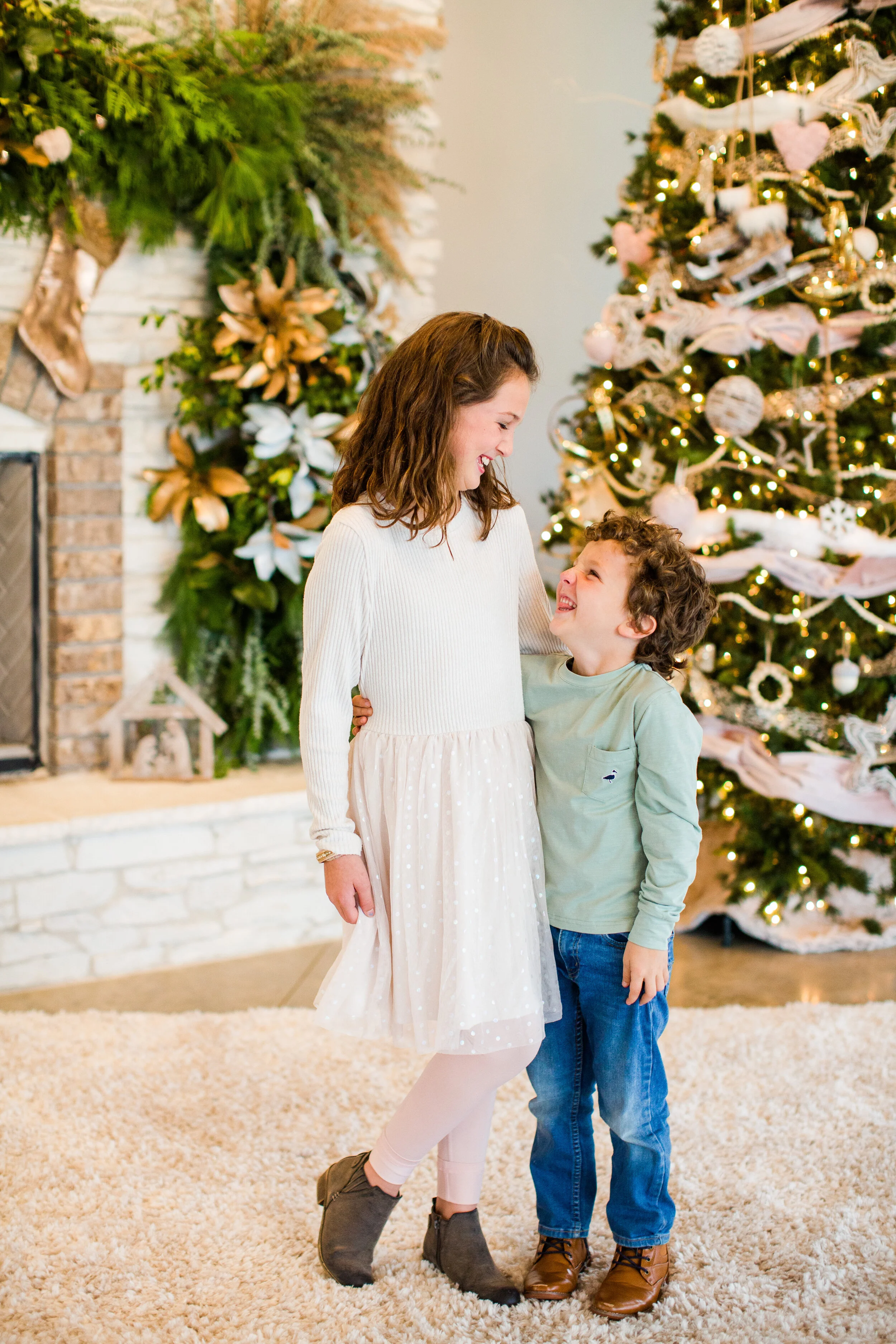 Christmas Mini-Market at the White Chateau with Santa!