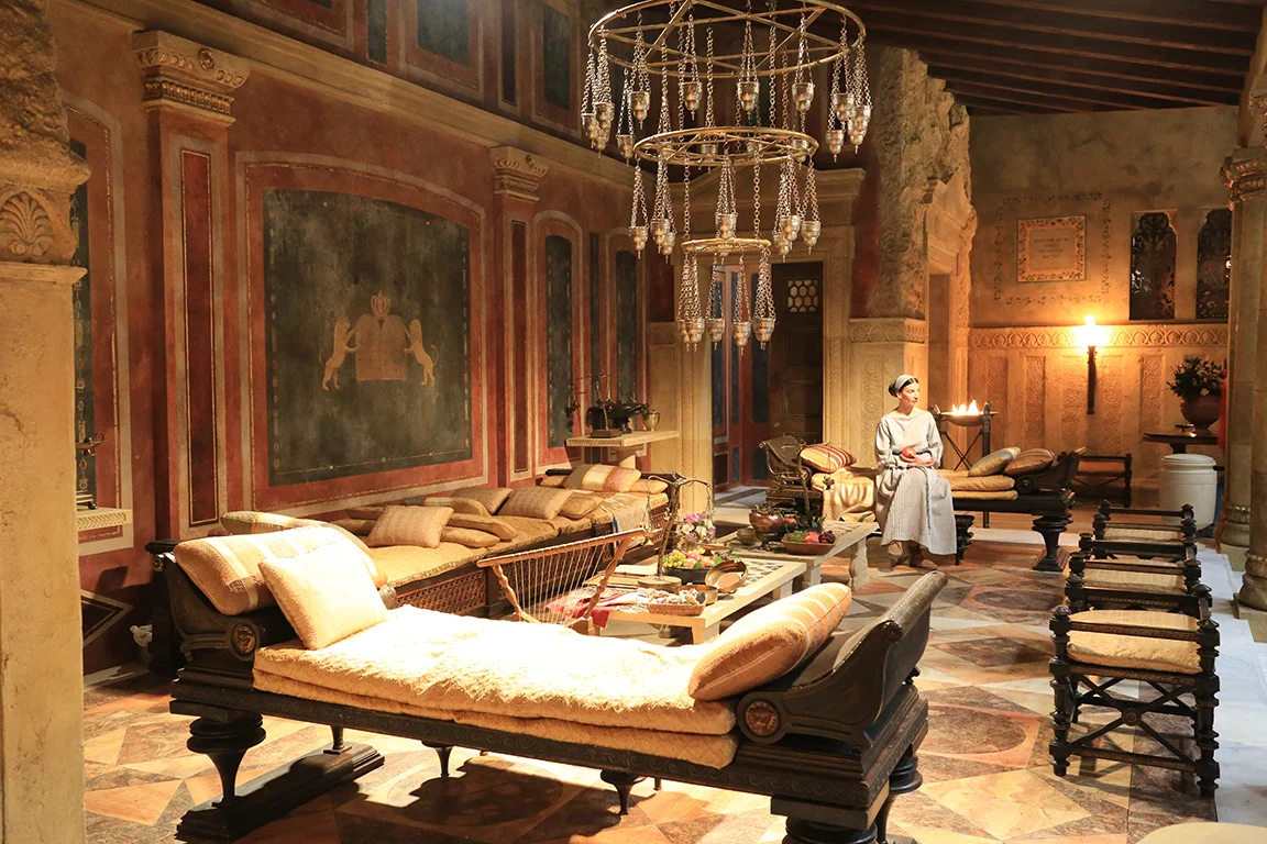  INT. HUR'S PALACE SET- CINECITTA STAGES ROME  SUPERVISING ART DIRECTOR 