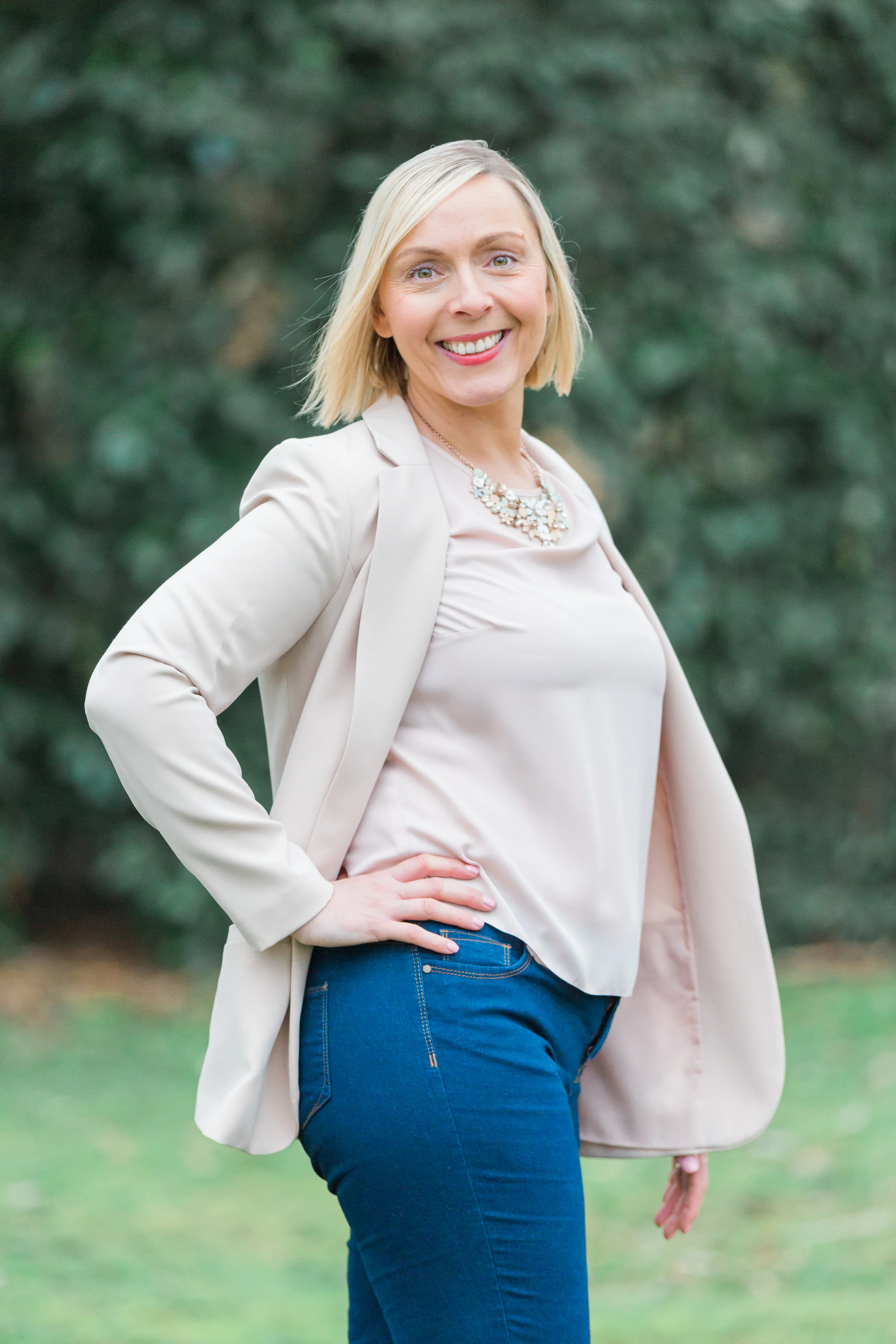 WRONG: A Lot of women pose with their hand on the hip BUT do not have your hip towards the camera, it gives the impression of a larger hip. 