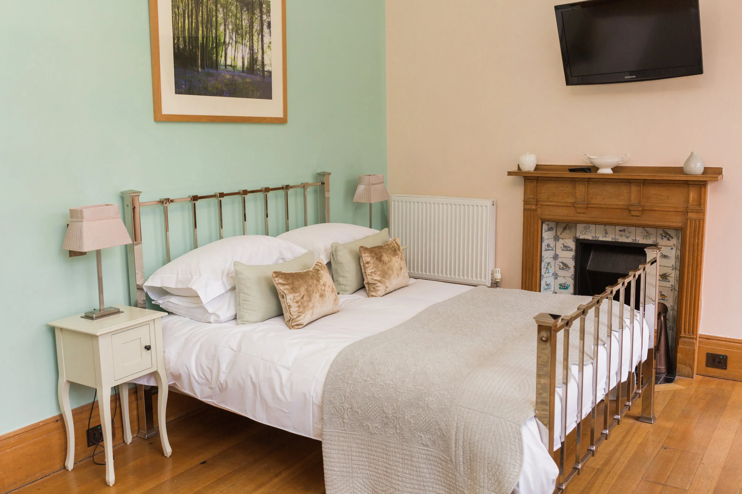 coombe-lodge-suite.jpg