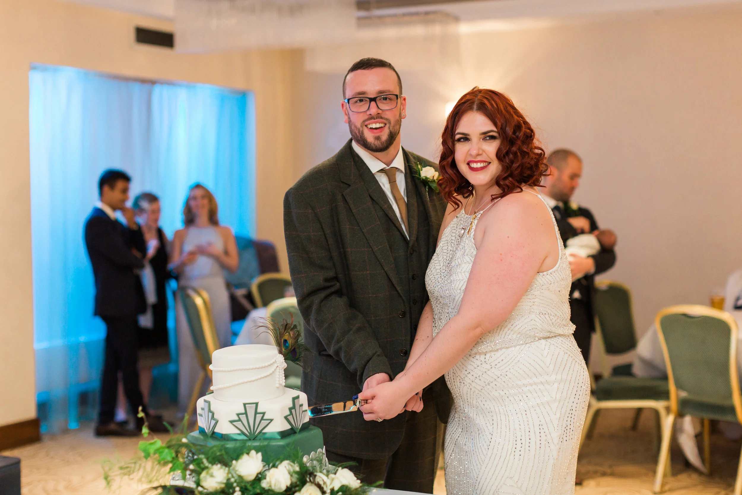 beautiful art deco wedding cake.jpg