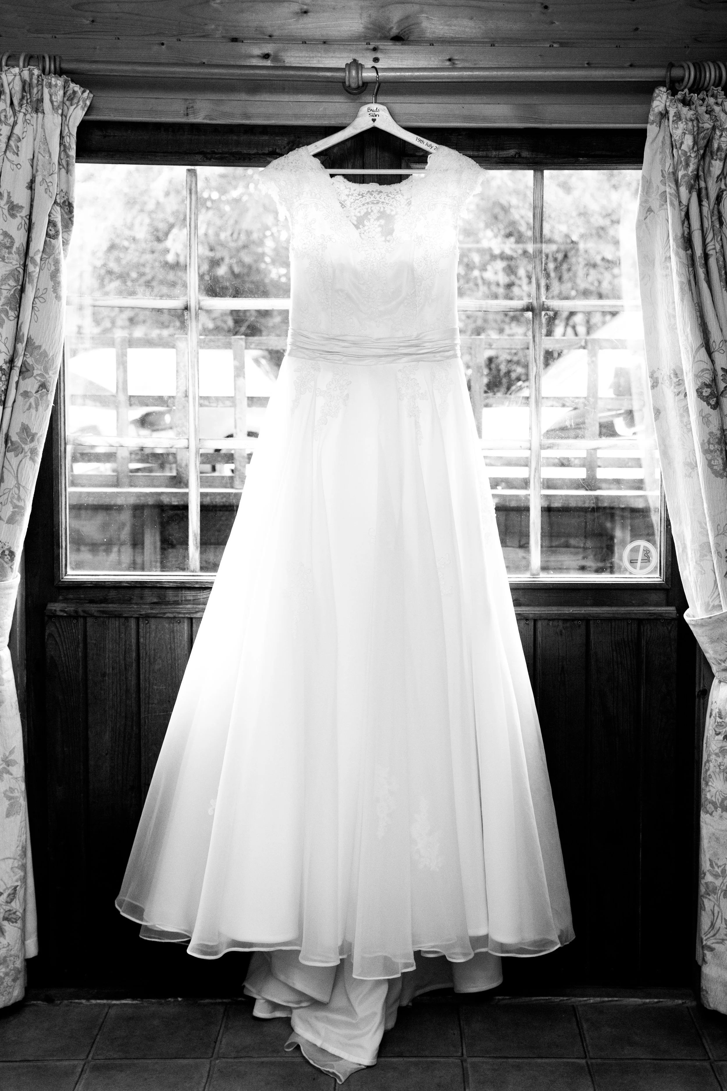 wedding dress devon.jpg