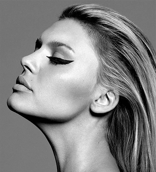 Leonardo DiCaprio's Fiancée Kelly Rohrbach is Our New Fitness Inspiration: Our Favorite Stories of the Week
