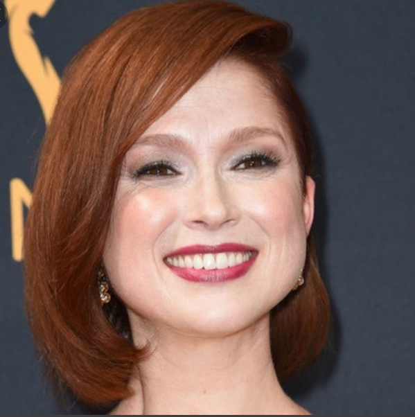How to Copy Cool Comedienne Ellie Kemper's Glamorous Emmys Look
