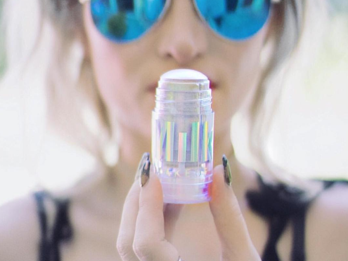Get Out-Of-This-World Glow With These Holographic Makeup Products
