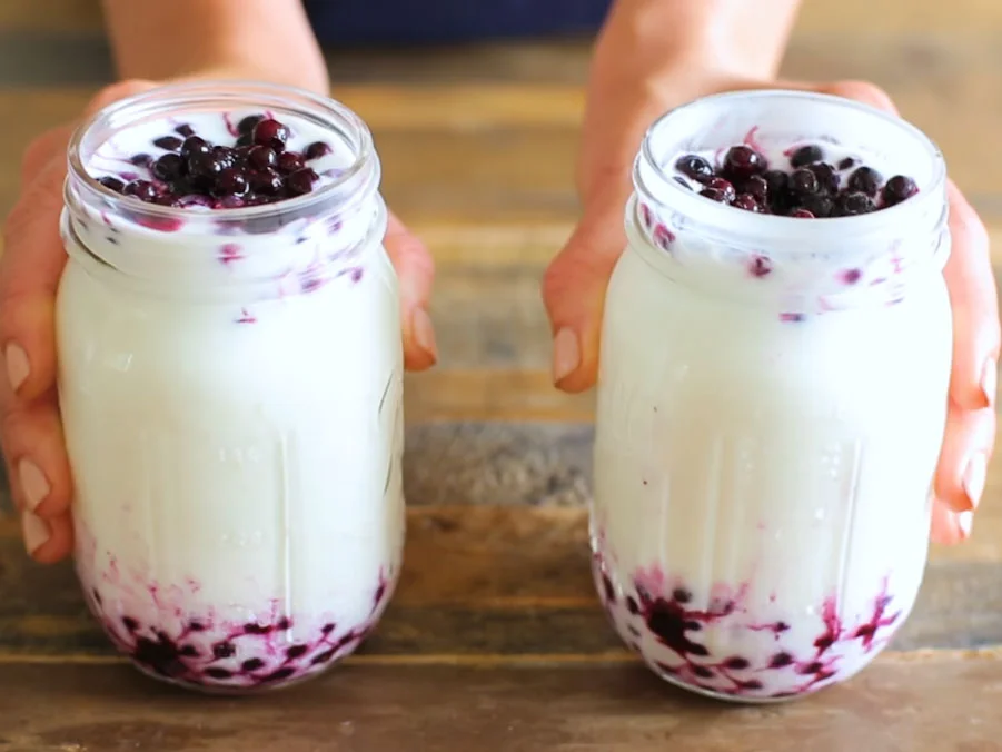 This Superfood-Topped Yogurt Swap Is Packed With Beauty Benefits