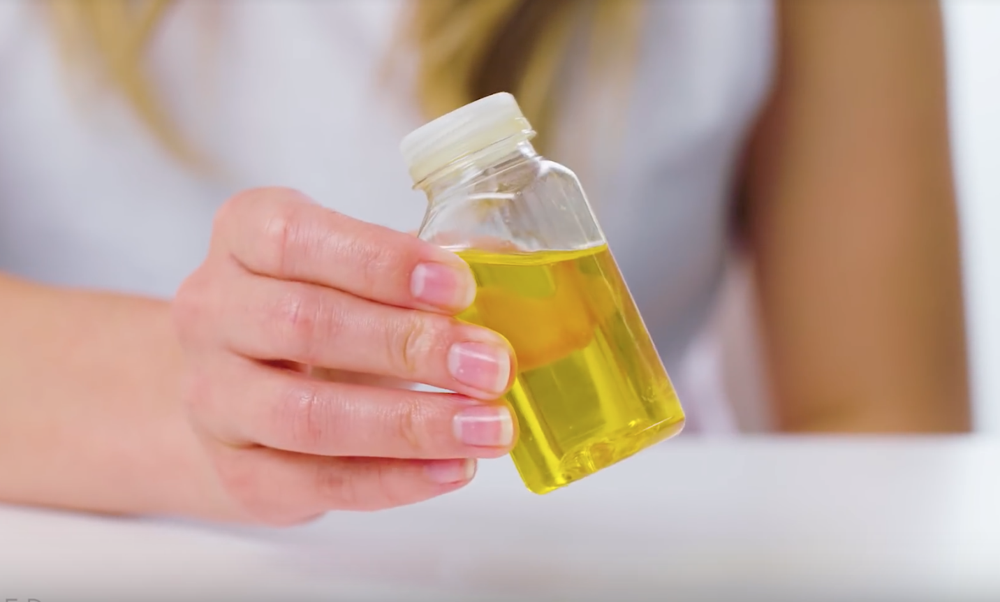 How to Make Natural Bug Spray at Home