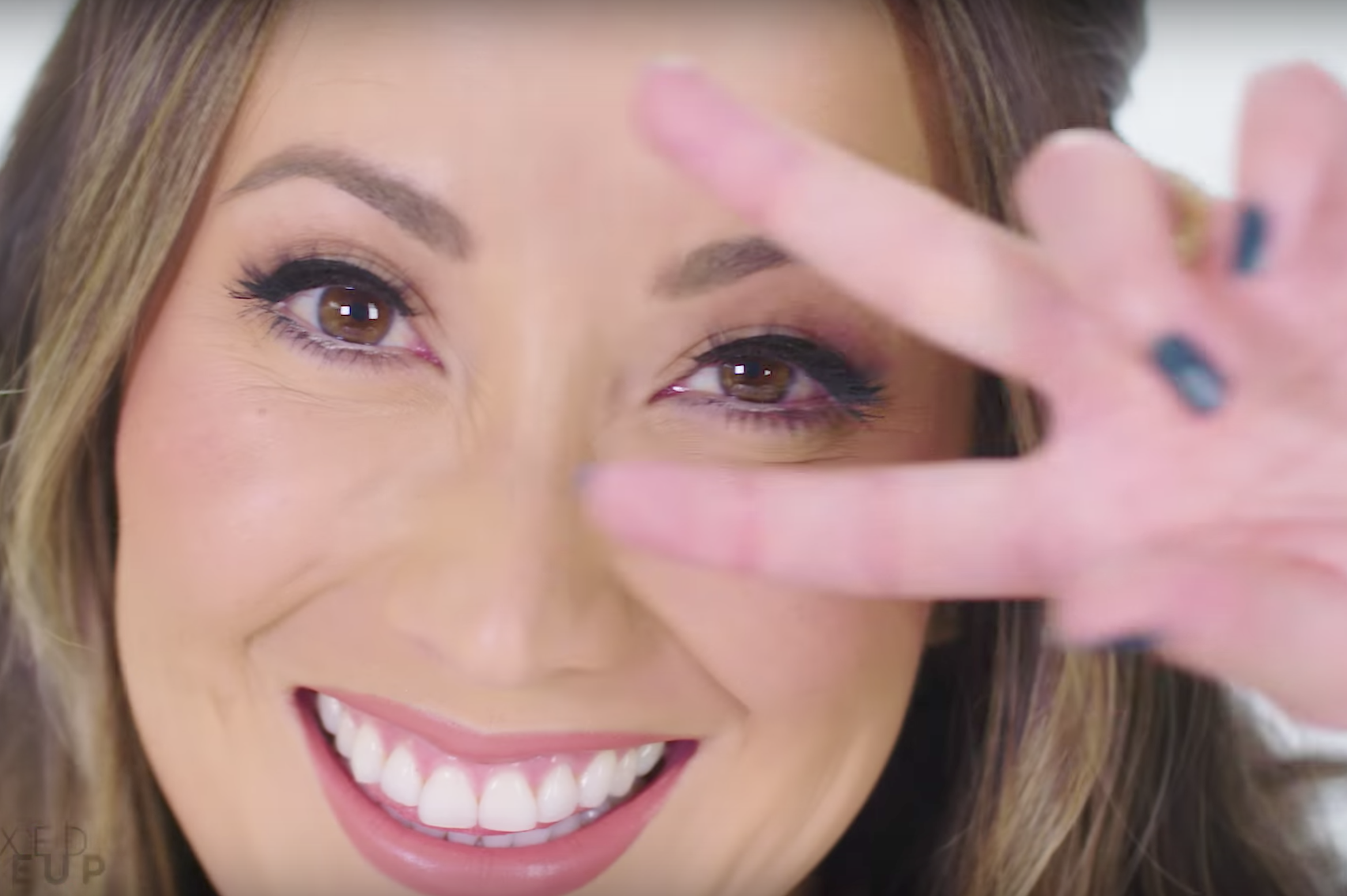 '60s Halloween Costume Makeup Tutorial