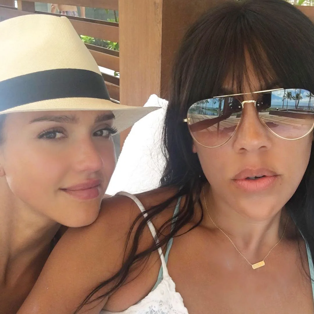 shani-darden-jessica-alba-instagram_2017_01.jpg