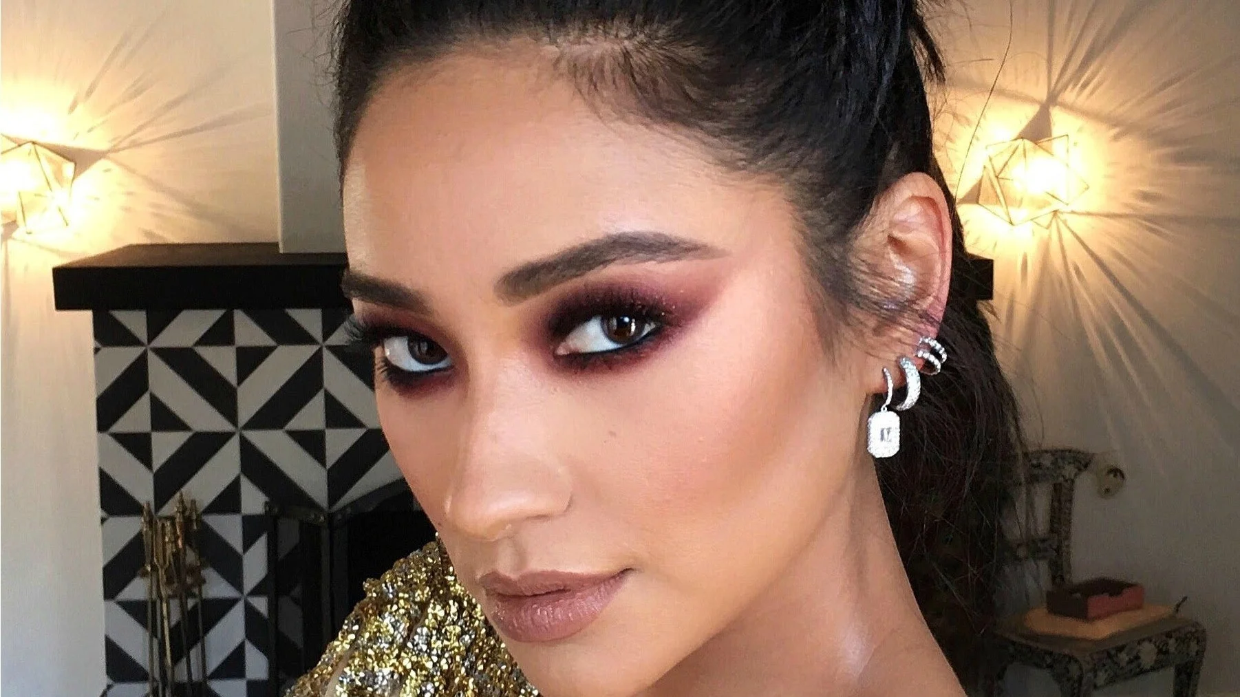 Create the Perfect Smokey Eye in Two Steps