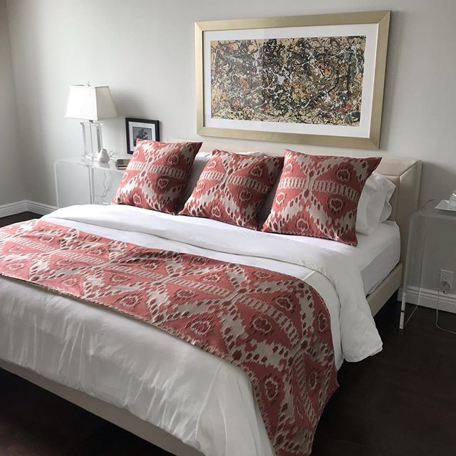 Wonderful art, a king sized bed &amp; a spectacular river view. This is Living!