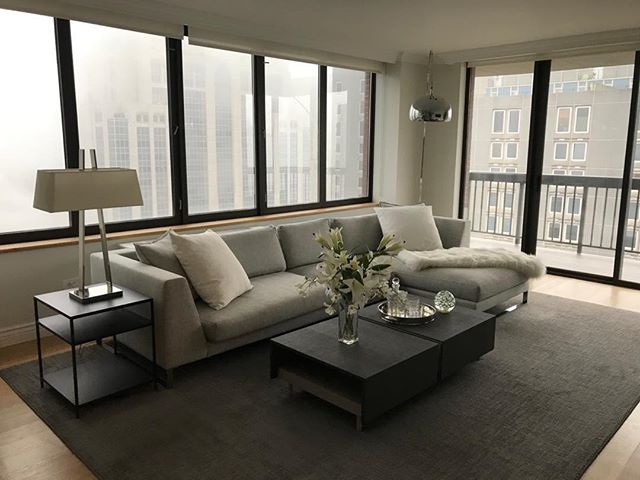 Living area of 422 East 72nd Street