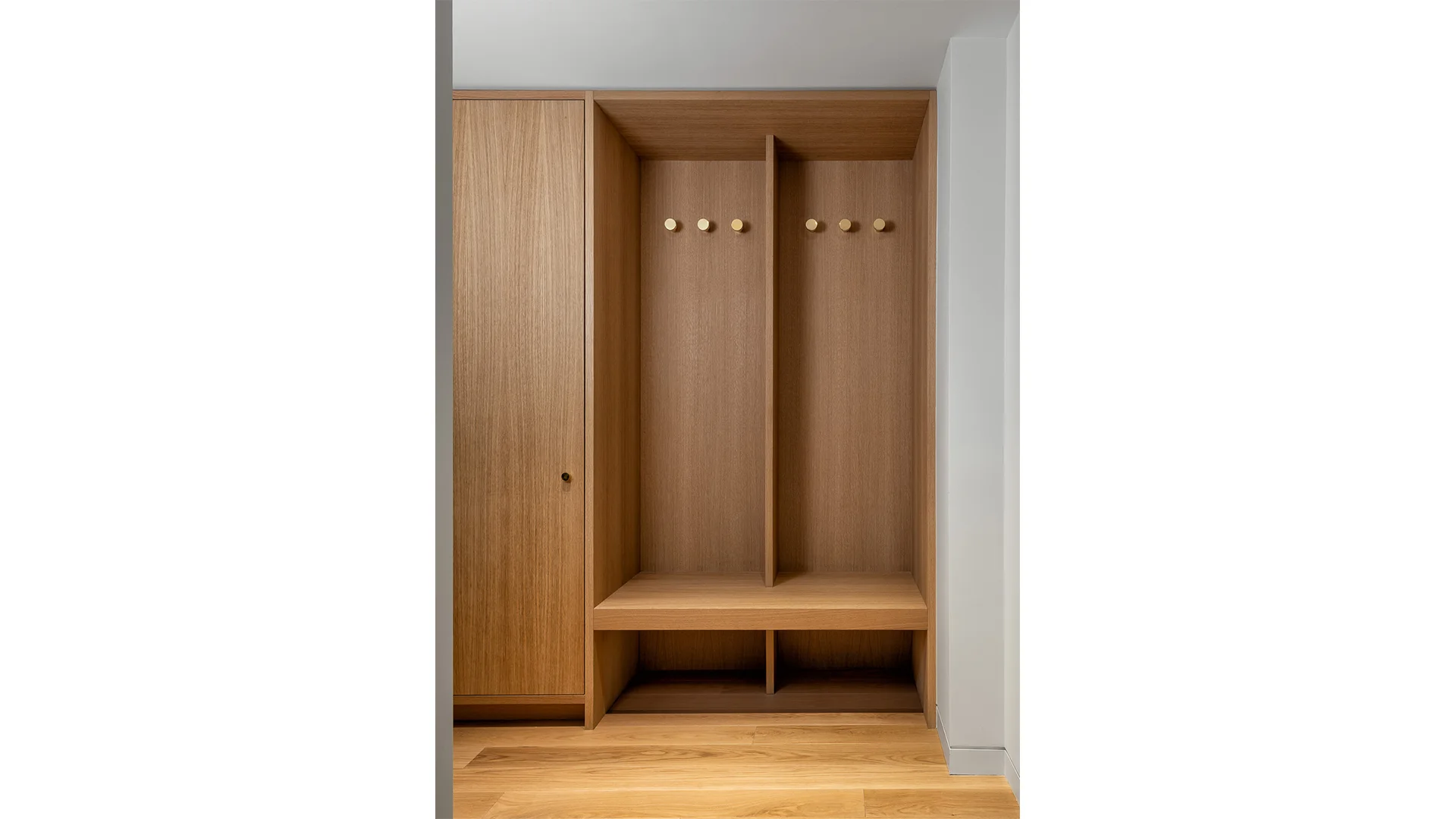 closet2.jpg