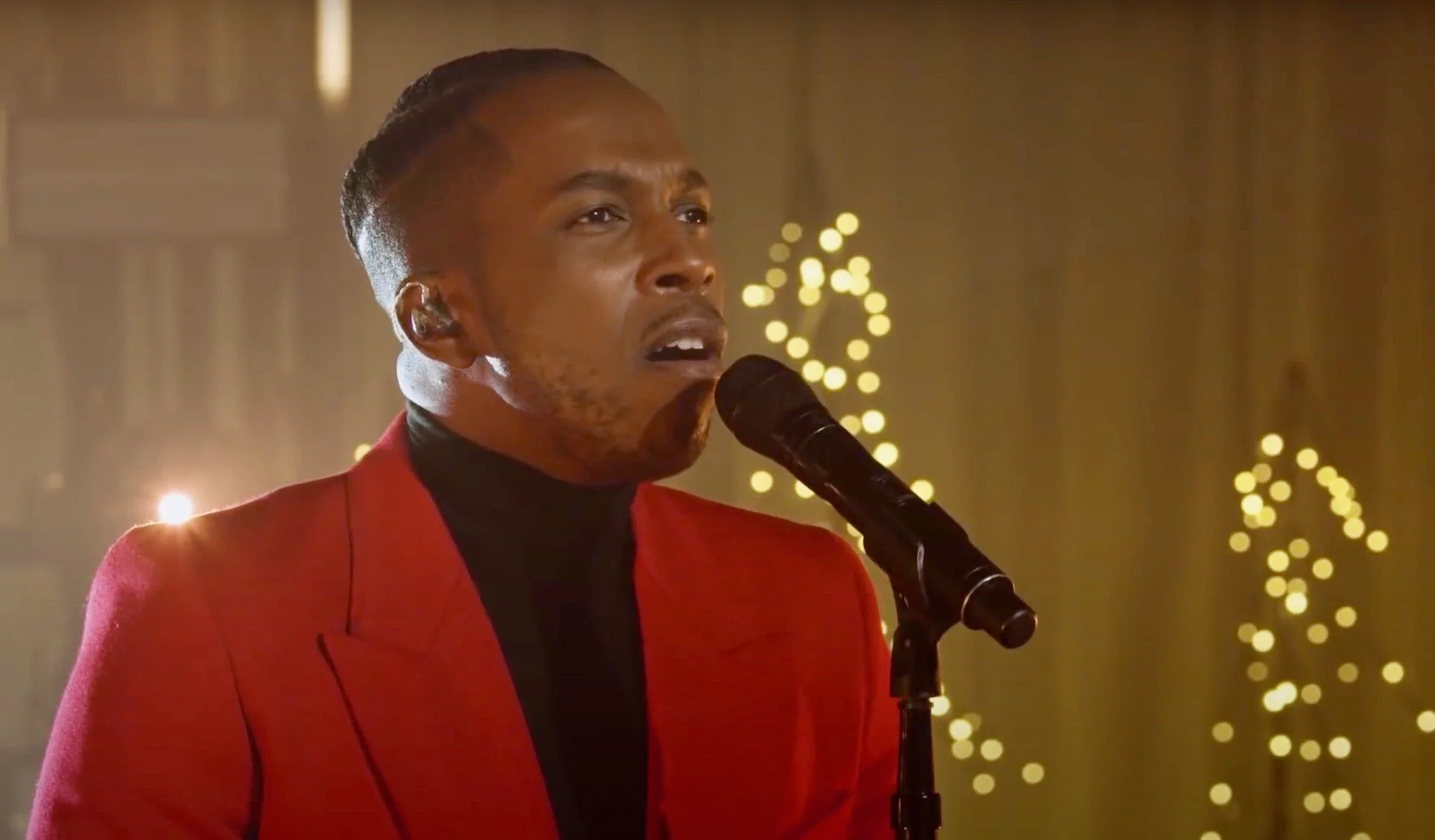 Performing my arrangements with Leslie Odom Jr. at "LL Bean Christmas Concert"