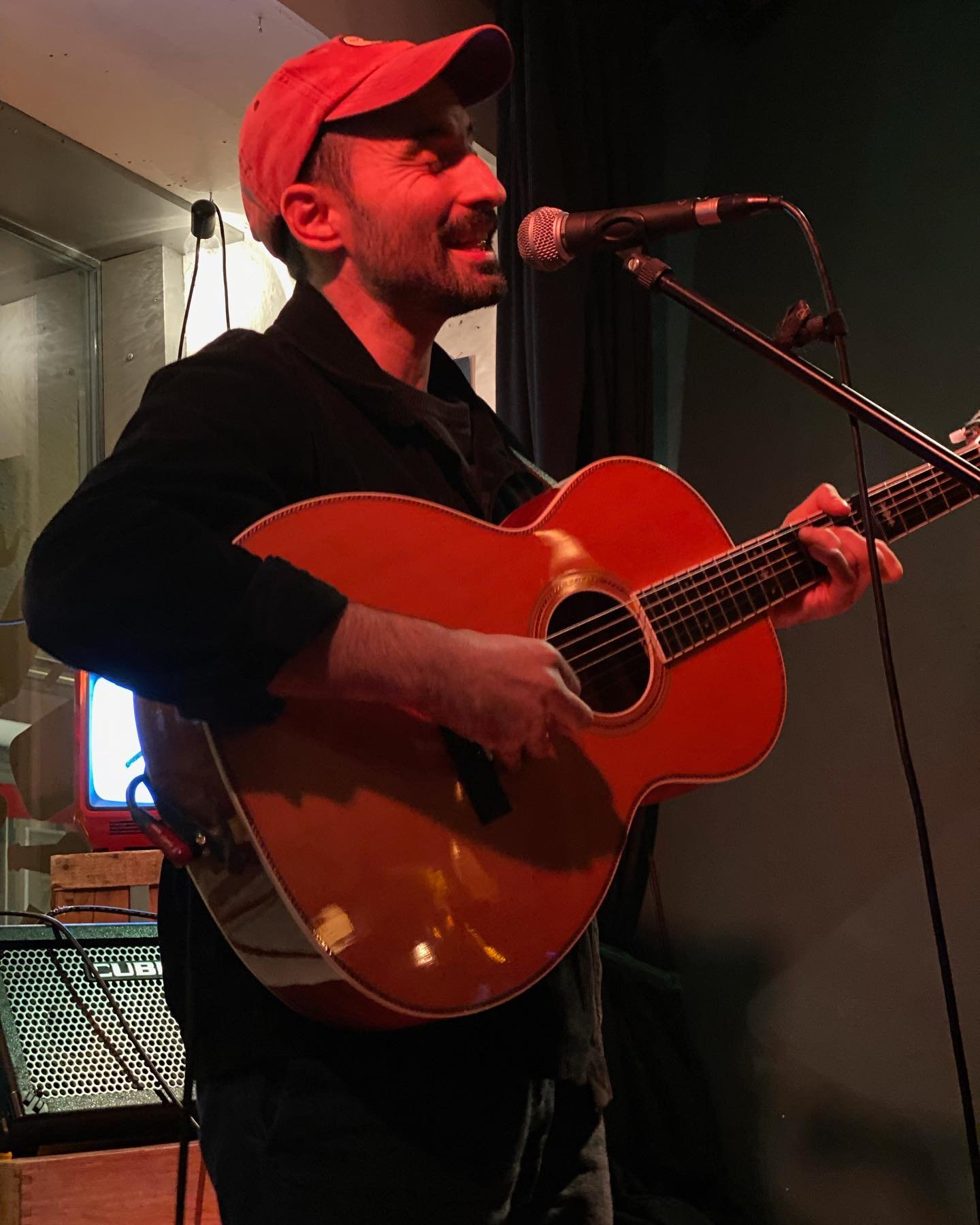 Danke Altdorf und @kaffeekra! Das war ein wundersch&ouml;ner Tourabschluss! 🙏🏼🙏🏼

Ich komme wieder ❤️

#singersongwriter #songwriter #musiquesuisse #acousticguitar #uri #tellason #tellsson #ontour #livemusic
