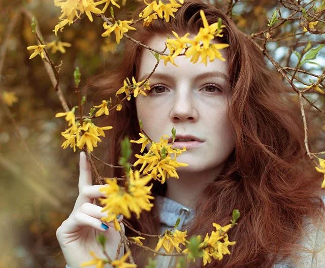 Oh hey! The weathers turned warmer and we have a new blog post up. Ever wondered if you can use one location for different styles of photo? Have a read! #blog #Photography #photo #model #modelling #blogginng #lifestyle #flowers #portraitphotography #retouch