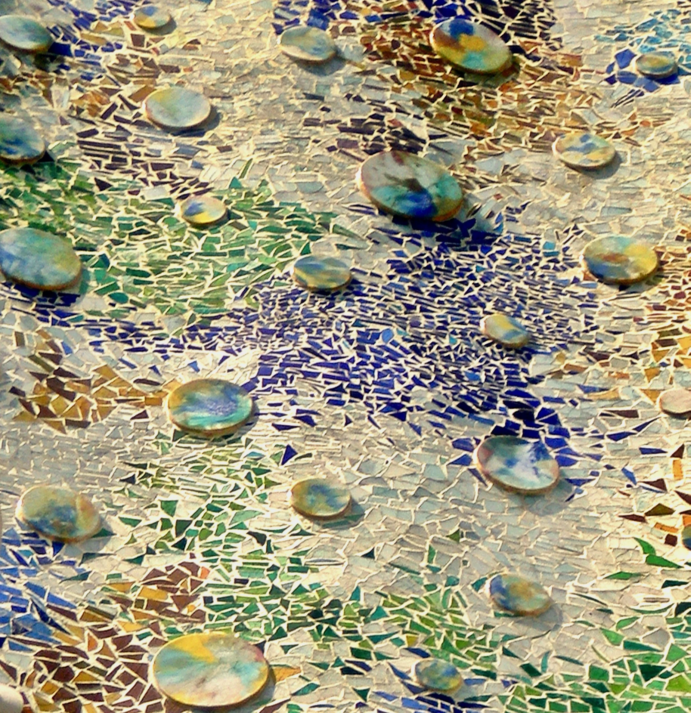 Casa_Batlló Mosaic Circles Wiki free use cropped lightened.jpeg