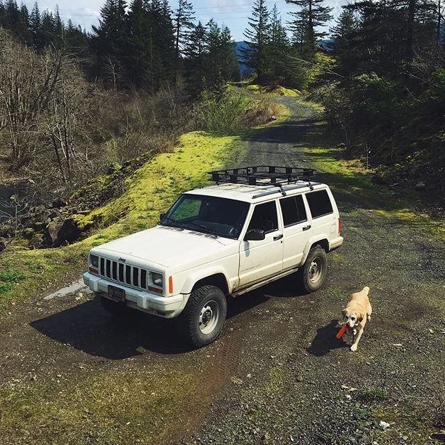 Took the Jeep for a walk and the dog for a swim 
#pnw #oregonexplored #jeep #jeepcherokee #labrador #campingwithdogs