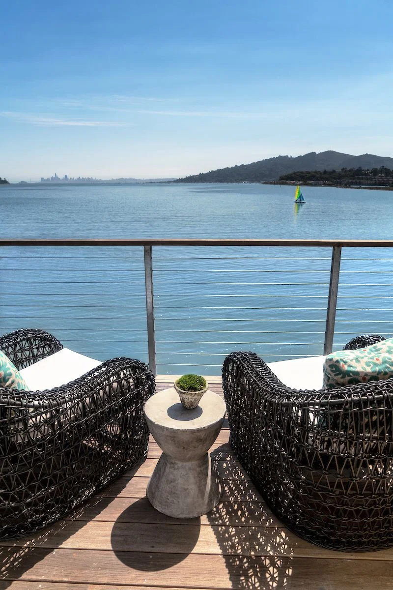 The Pointe at Cove luxury waterfront apartments offer stunning views of the San Francisco skyline. Overhead heat lamps on the balconies enable residents to partake in nature’s beauty regardless of the seasonal chill