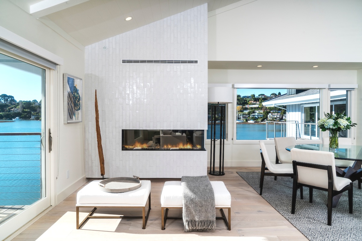 Maximus_The Pointe at Cove_4Bdrm_aLiving room Fireplace_181206_123820.jpg