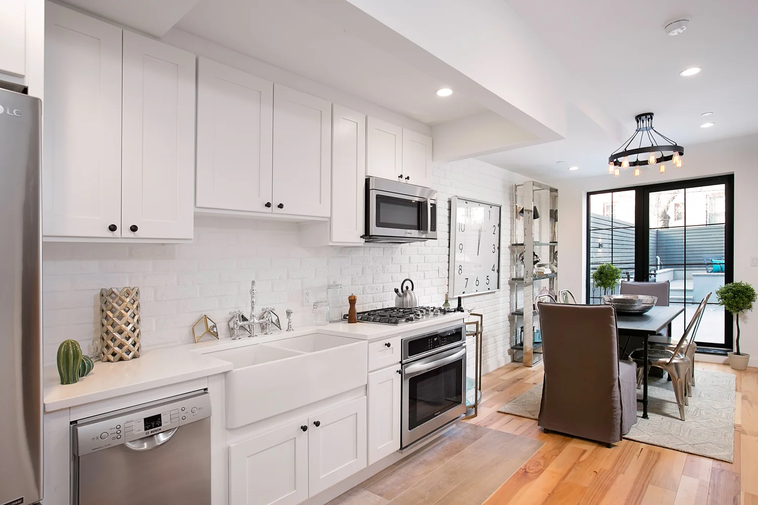 1B kitchen.jpg