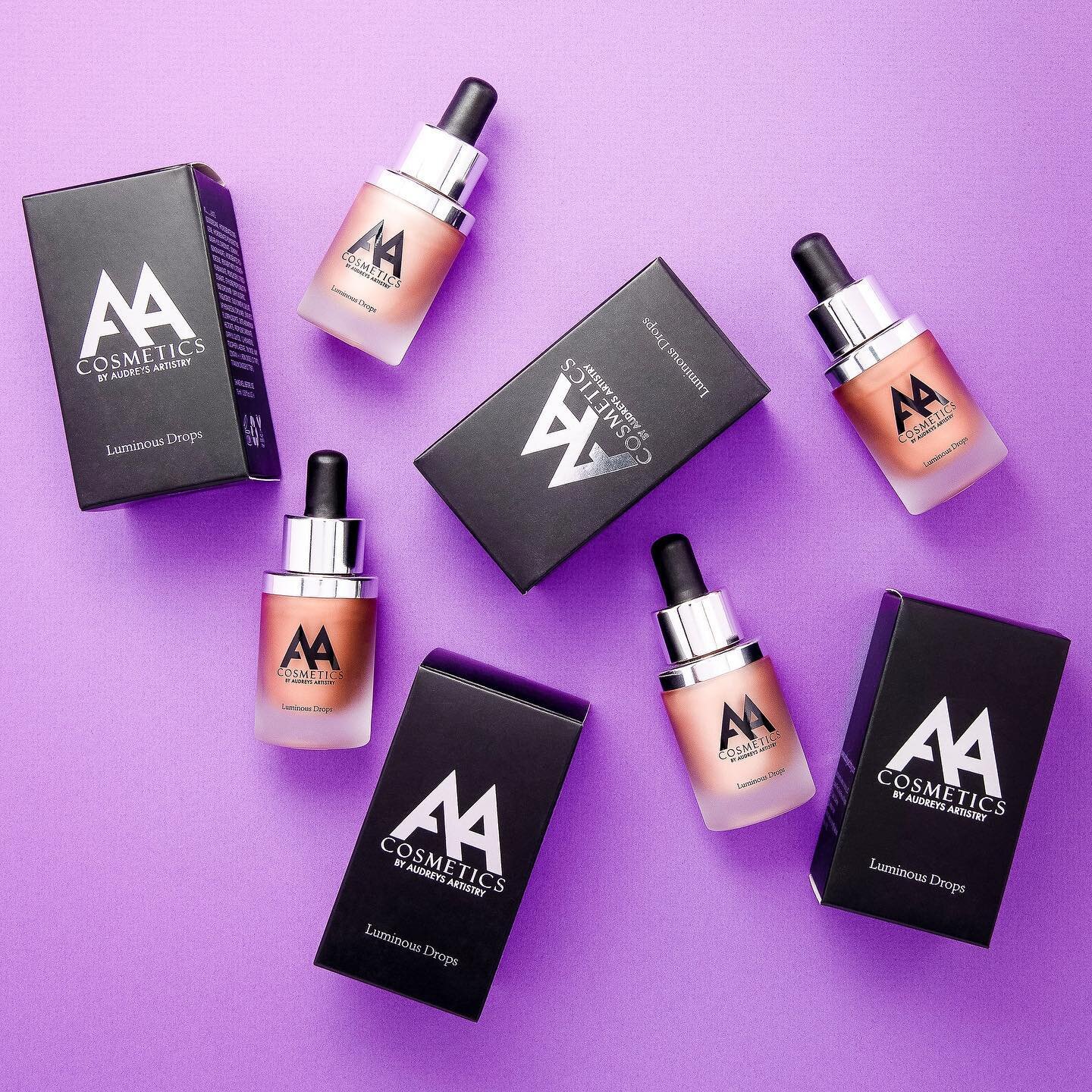 Are you prepared for the First Day of Summer? ☀️

Add the Luminous Drops to your summer product favorites for that luminous glowy summer skin. 

Available in 2 shades at www.AudreysArtistry.com