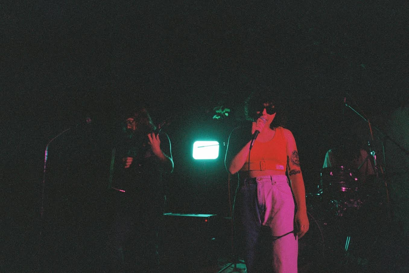 FRIDAY JANUARY 13: LOVESEAT!, DAYDREAM REVIEW, RED SCARVES