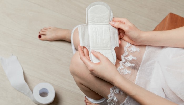 7 Best Postpartum Pads For After Birth Bleeding - The Confused