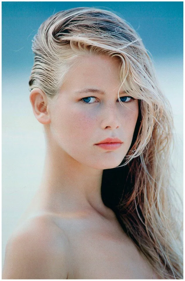 CLAUDIA SCHIFFER BY HANS FEURER 1989